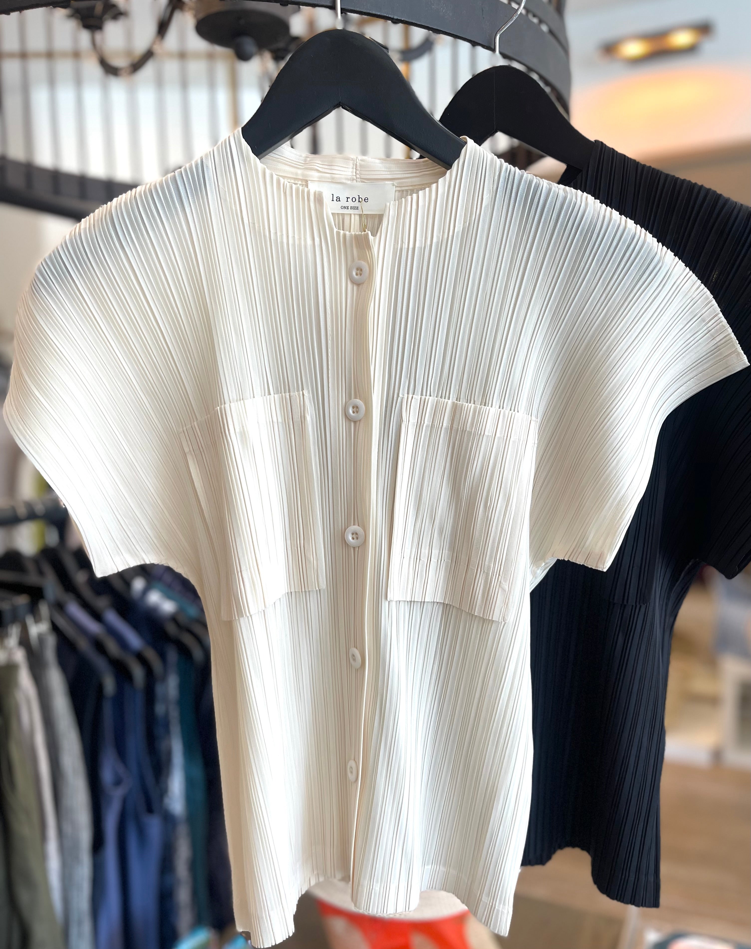 La Robe Pocket Half Sleeve Pleats Top