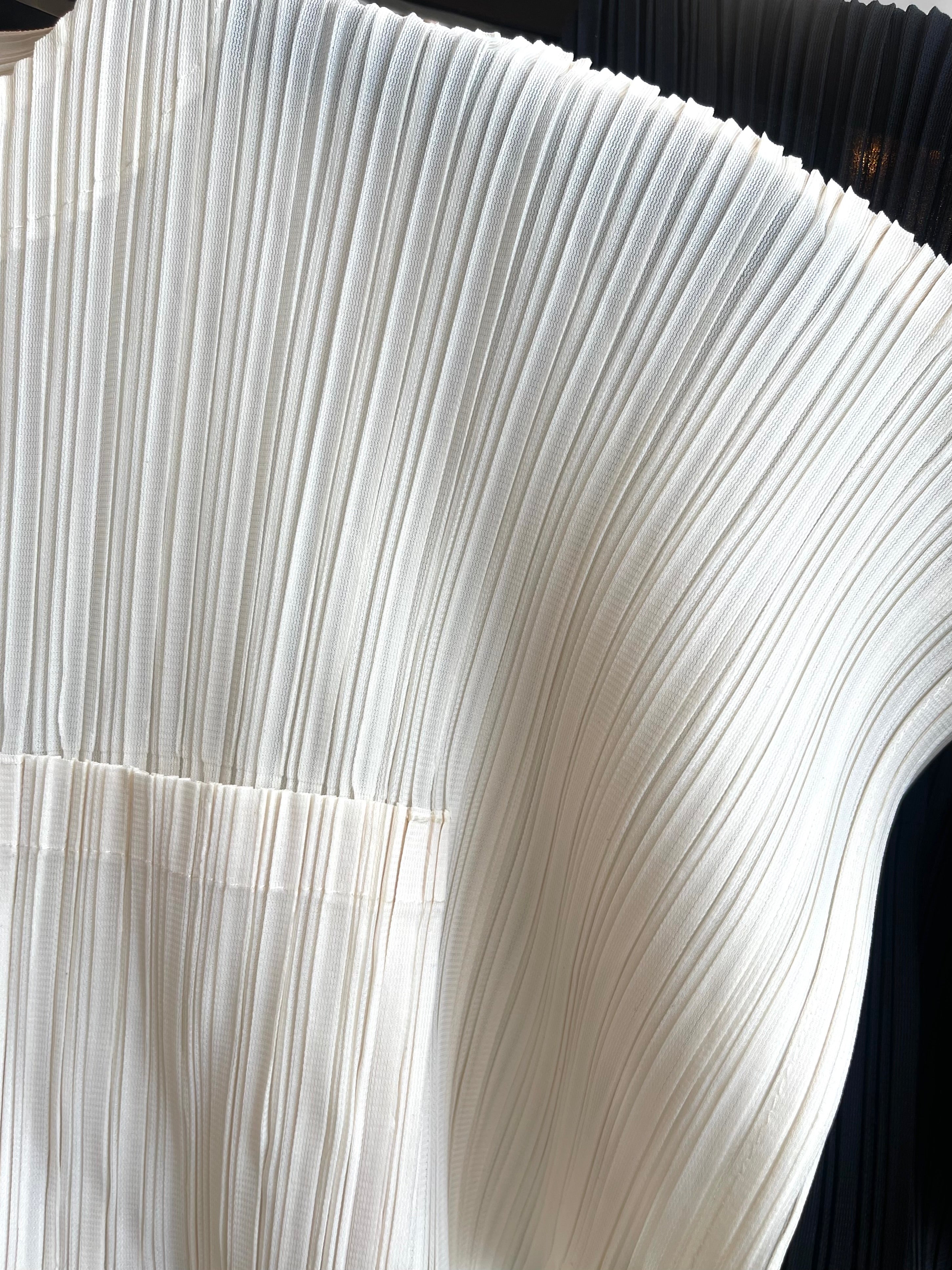 La Robe Pocket Half Sleeve Pleats Top