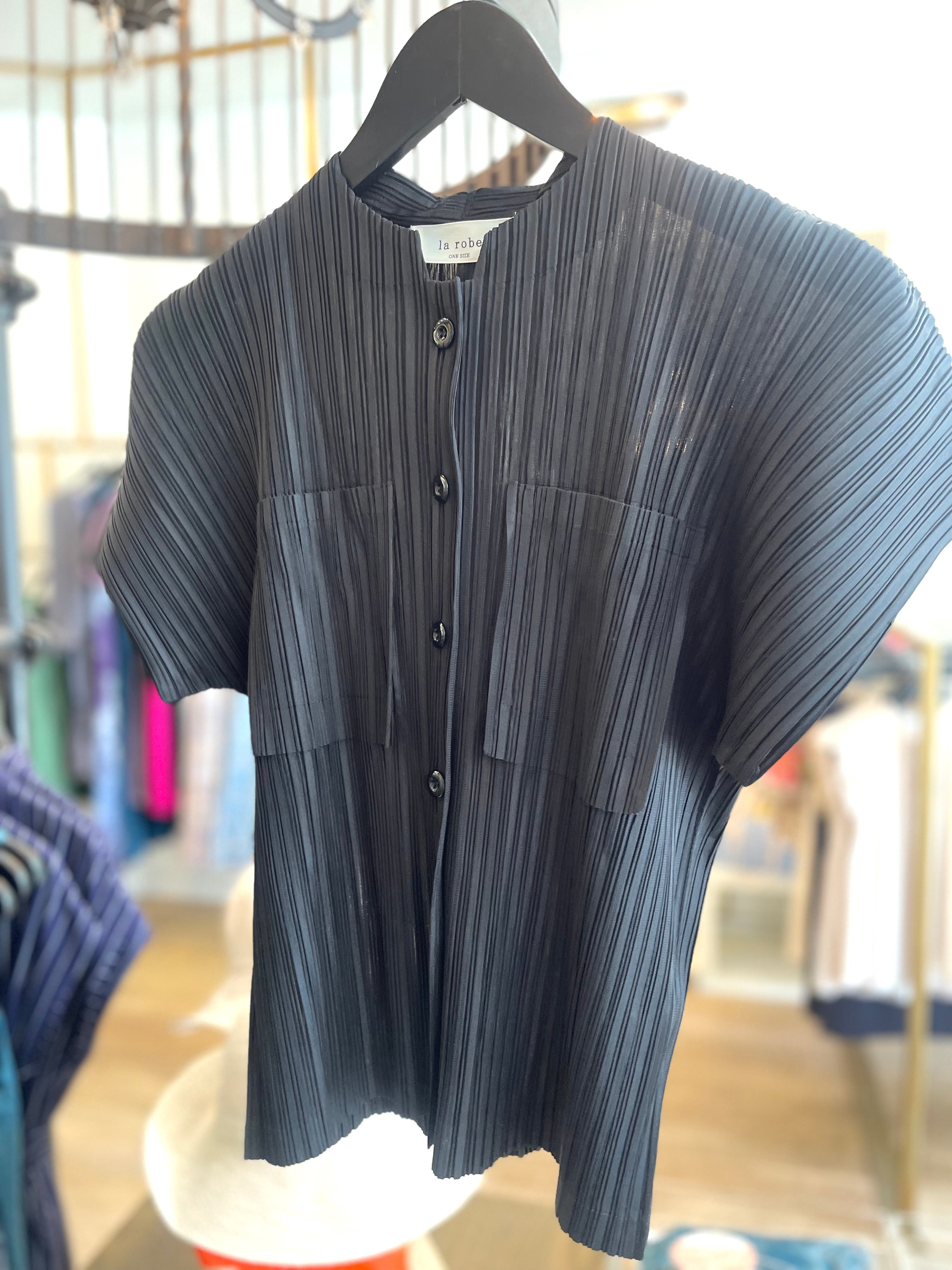 La Robe Pocket Half Sleeve Pleats Top